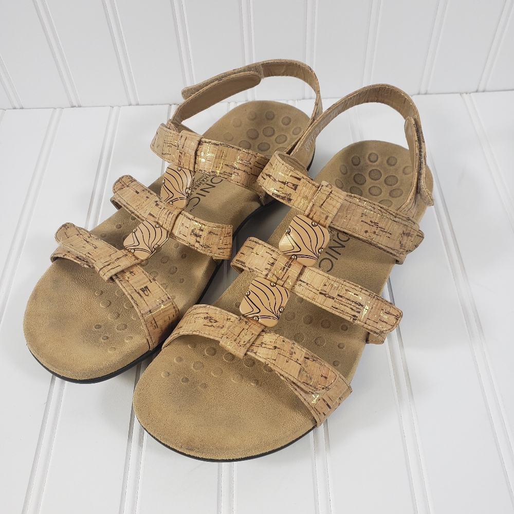 Vivonic Tan Sandals